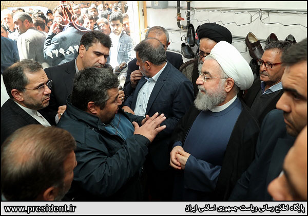 بازدید سرزده روحانی از بازار کفش تبریز