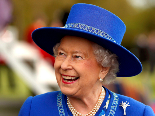استراحت دو هفته‌ای پزشکان به ملکه انگلیس