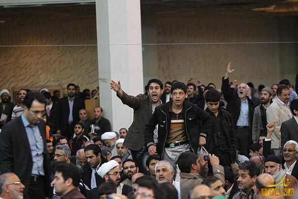ماجرای حمله به لاریجانی در 22 بهمن +عکس