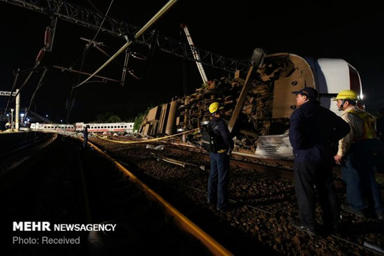 ۲۲ کشته و ۱۷۱ زخمی در خروج قطار از ریل