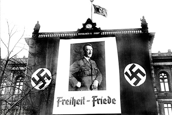 13 تئوری جالب و باورنکردنی در مورد هیتلر