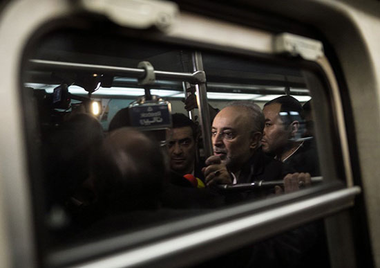 عکس: صالحی با مترو سر کار رفت