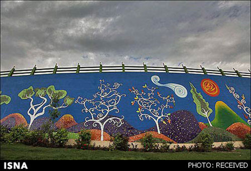 حاشیه های نقاشی های دیواری لاله اسکندری