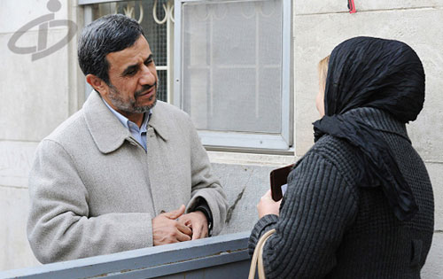 عکس: صف دیدار با احمدی‌ نژاد در نارمک