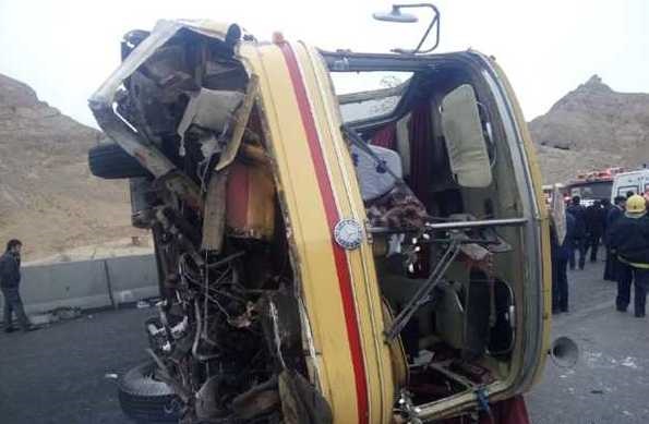 عکس: واژگونی مرگبار اتوبوس دانشجویان