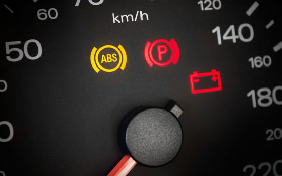 آیا راندن خودرو با چراغ ABS روشن ایمن است؟