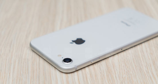 تصویر واقعی آیفون ۶.۱ اینچی اپل منتشر شد