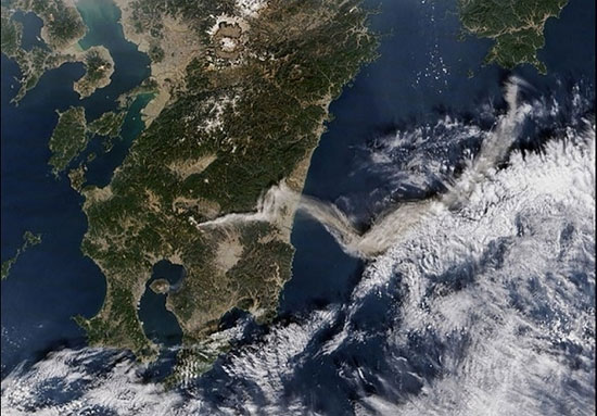تصاویر فضایی از فوران آتشفشان‌ها