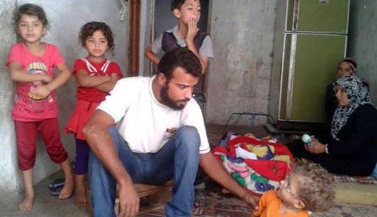 مرد فلسطینی فرزندانش را حراج کرد +عکس