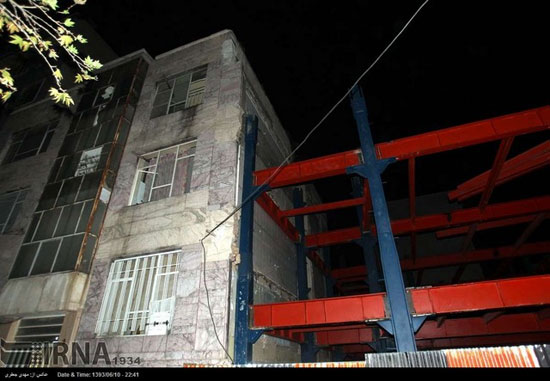 عکس: فرو ریختن یک ساختمان در تهران