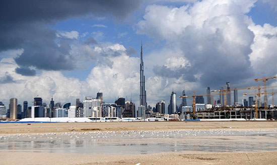 دبی برای مقابله با گرما باران مصنوعی ساخت