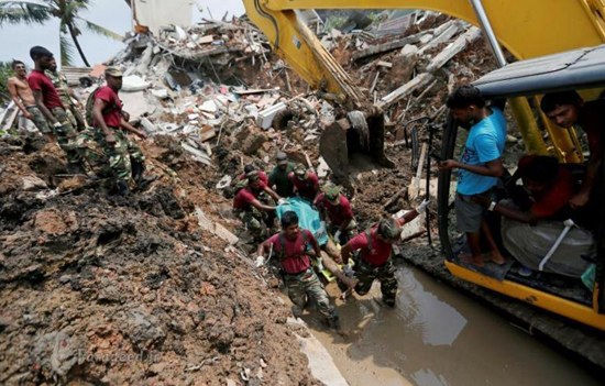 ریزش مرگبار آوار زباله ها در «کلمبو»