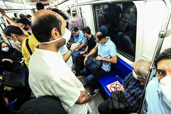بازدید حریرچی از متروی تهران در روز‌های کرونایی