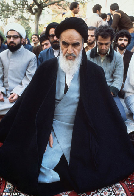عکس‌: اقتدای روحانی به امام خمینی (ره)