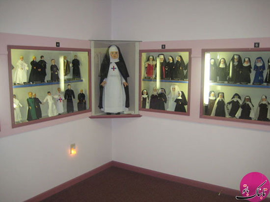 موزه عجیب عروسک های راهبه