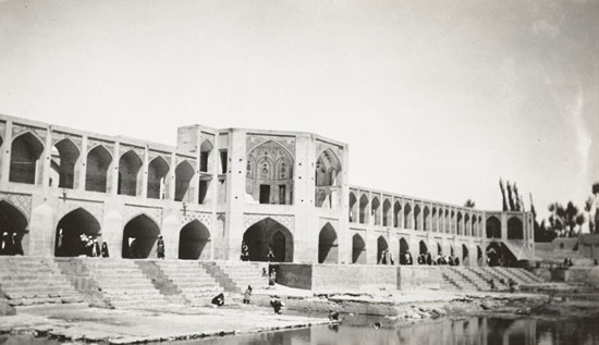 عکس: خشک‌ شدن زاینده‌ رود در عهد قاجار