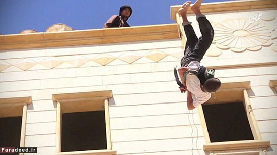 مجازات دو جوان به سبک داعش +عکس