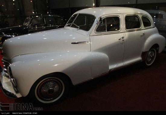 نمایشگاه خودروی کلاسیک در موزه قصر