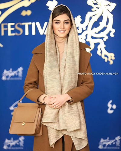 پوشش پردیس پورعابدینی در جشنواره فیلم فجر