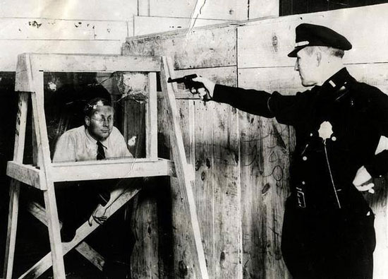 تست شیشه ضّد گلوله، نیویورک سال 1931