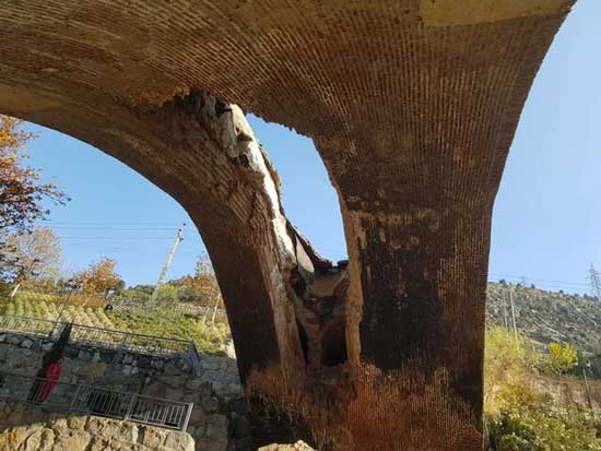 ریزش یک پل تاریخی در کرج
