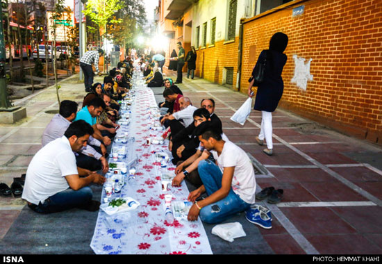 عکس: آیین افطار «شهر امید» در تهران