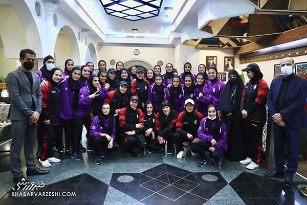 تیم ملی فوتبال با پرواز اختصاصی به ایران بازگشت
